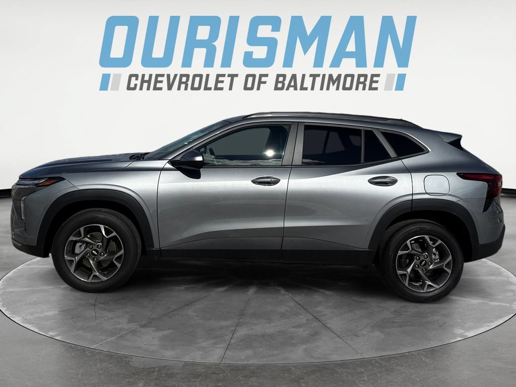 Used 2025 Chevrolet Trax LT w/ Driver Confidence Package FWD image 3