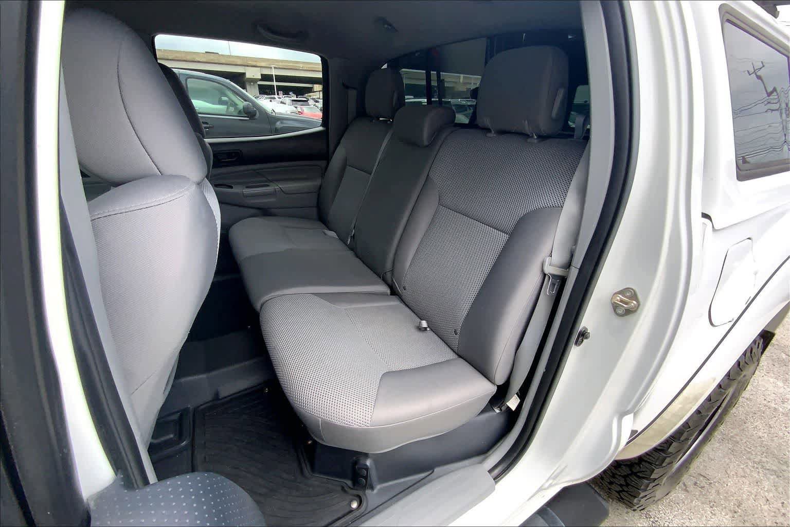 Used 2014 Toyota Tacoma 4x4 Double Cab image 29