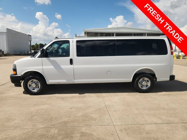 Used 2025 Chevrolet Express 3500 LS RWD image 4