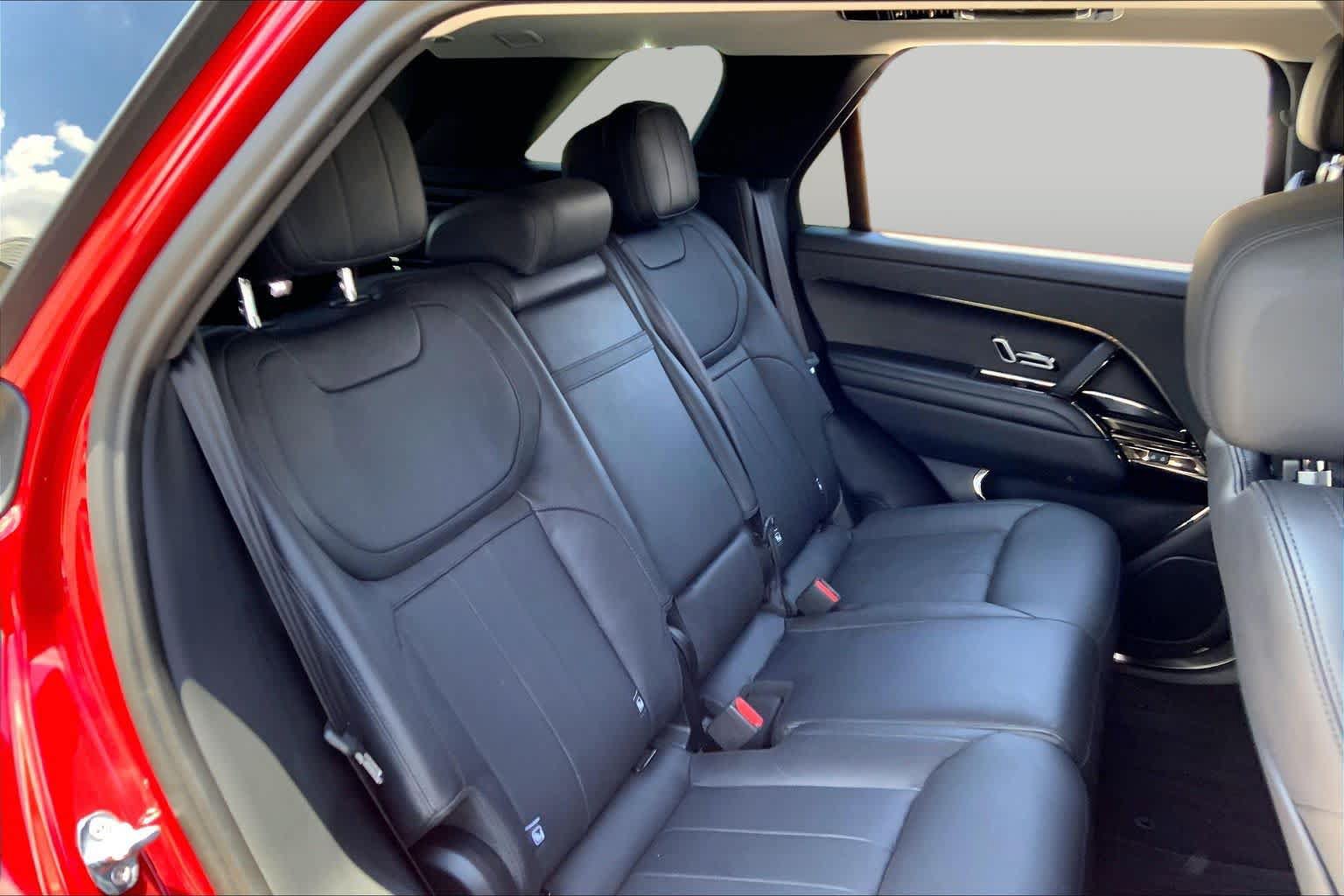 Used 2023 Land Rover Range Rover Sport SE AWD/4WD image 19