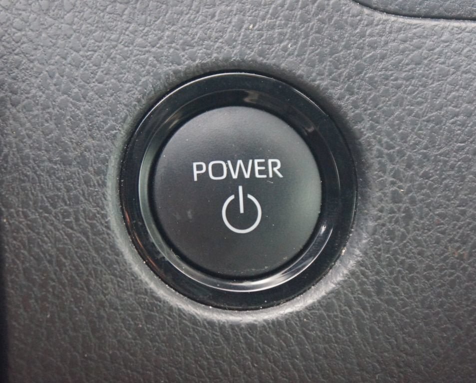 Used 2025 Toyota Camry SE AWD/4WD image 8