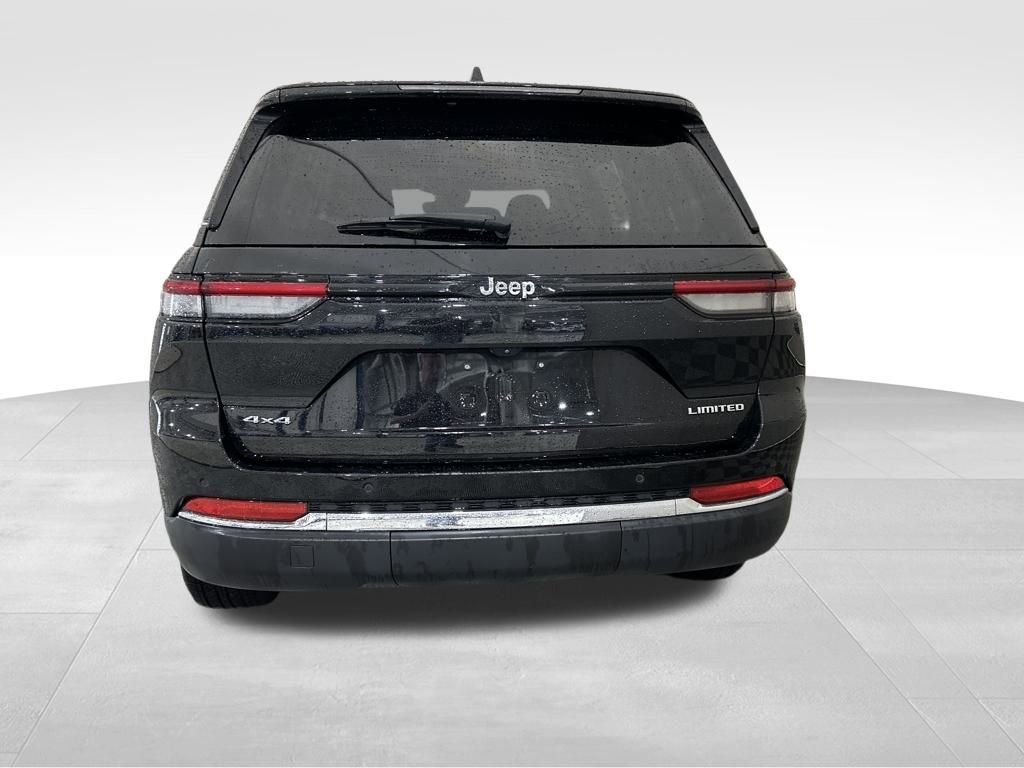 Used 2024 Jeep Grand Cherokee Limited image 4
