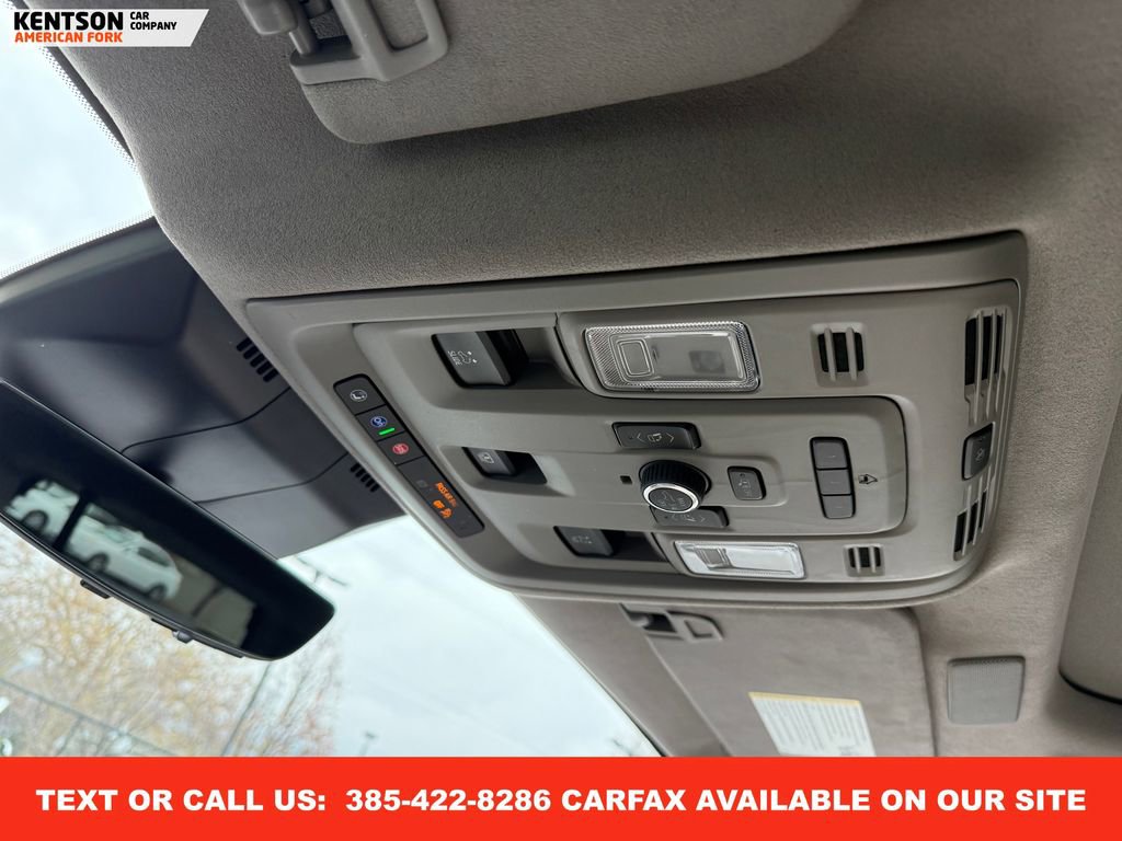 Used 2024 Cadillac Escalade Sport Platinum w/ LPO, ONYX Package image 32