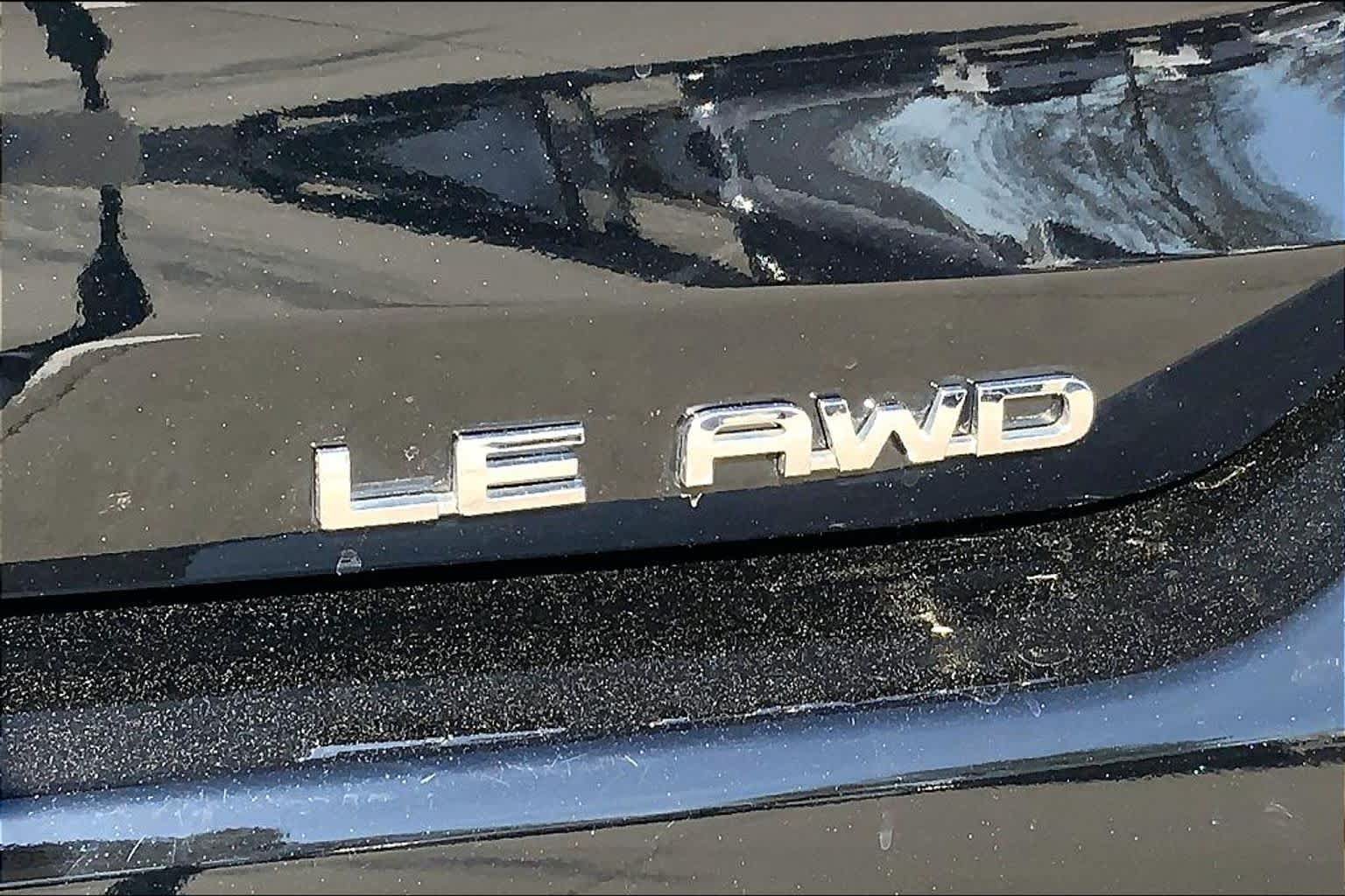 Used 2023 Toyota Highlander LE AWD/4WD image 18
