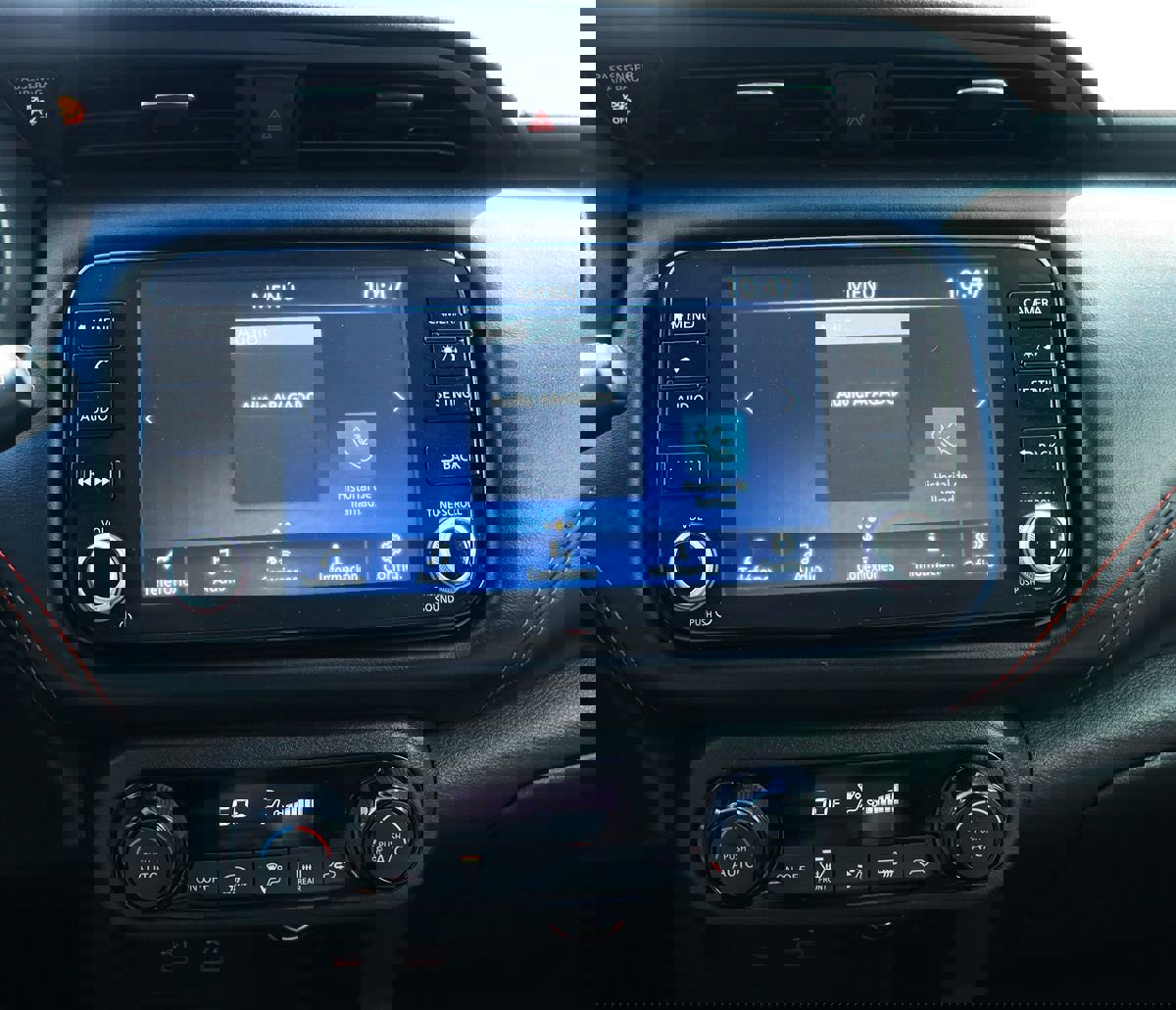 Used 2023 Nissan Kicks SR image 43