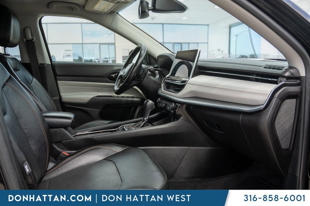 Used 2022 Jeep Compass Limited AWD/4WD image 22