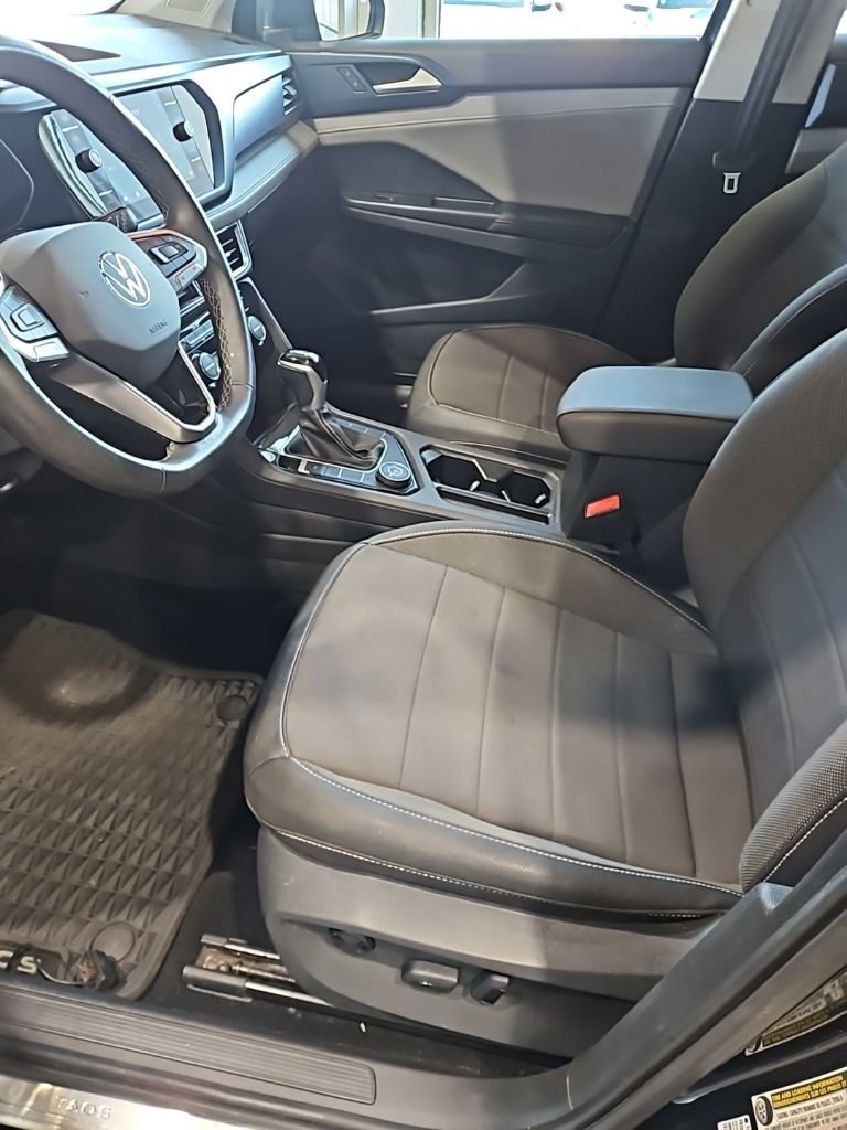 Used 2024 Volkswagen Taos SE image 27