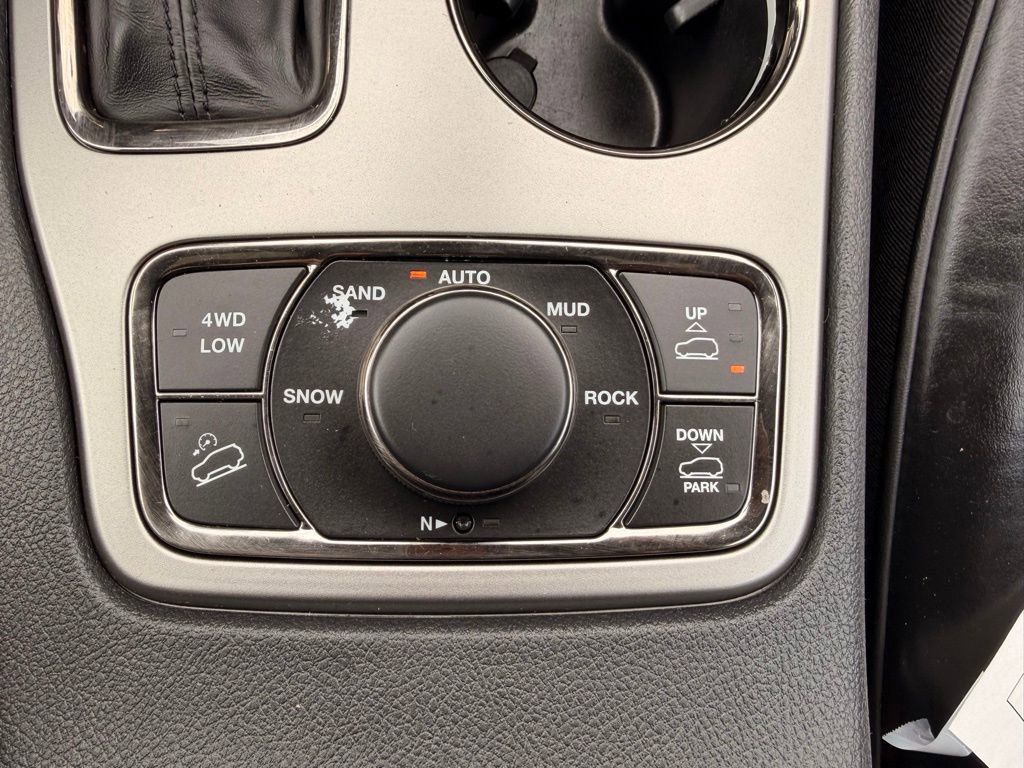 Used 2020 Jeep Grand Cherokee High Altitude AWD/4WD image 17