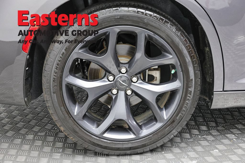 Used 2023 Chrysler 300 S RWD image 29