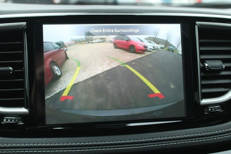 New 2026 Chrysler Pacifica Select image 9