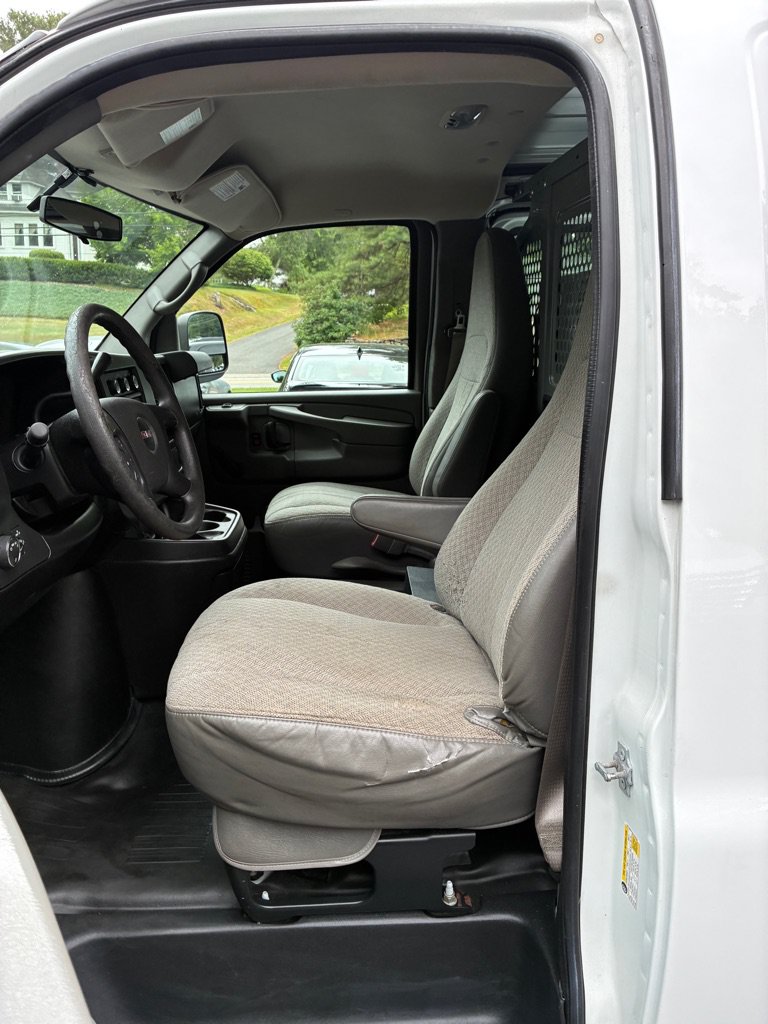 Used 2012 GMC Savana 1500 AWD image 31