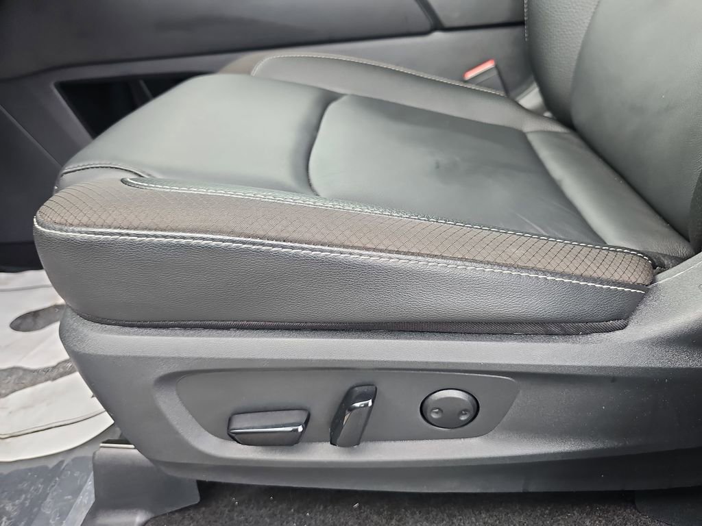 Used 2025 Nissan Pathfinder SL w/ SL Premium Package image 34