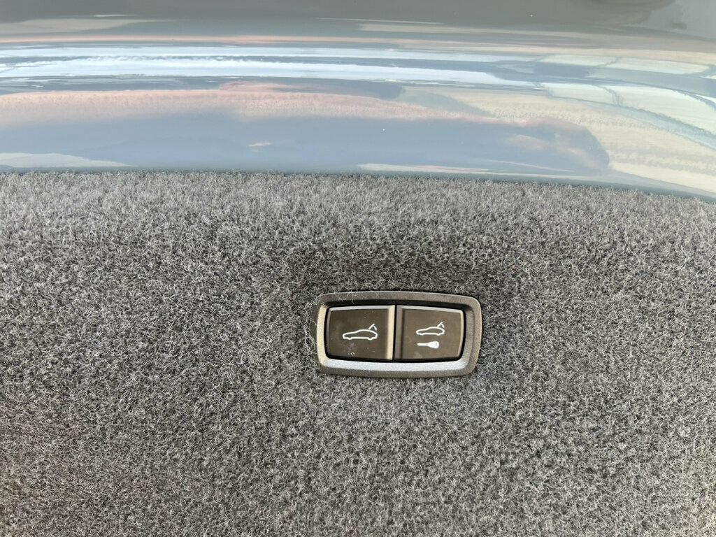 Used 2024 Audi RS e-tron GT w/ Carbon Performance Package AWD/4WD image 9