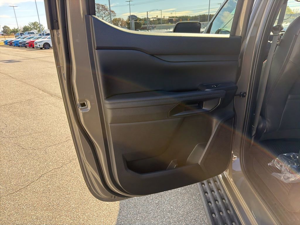 New 2025 Ford Ranger Raptor image 17