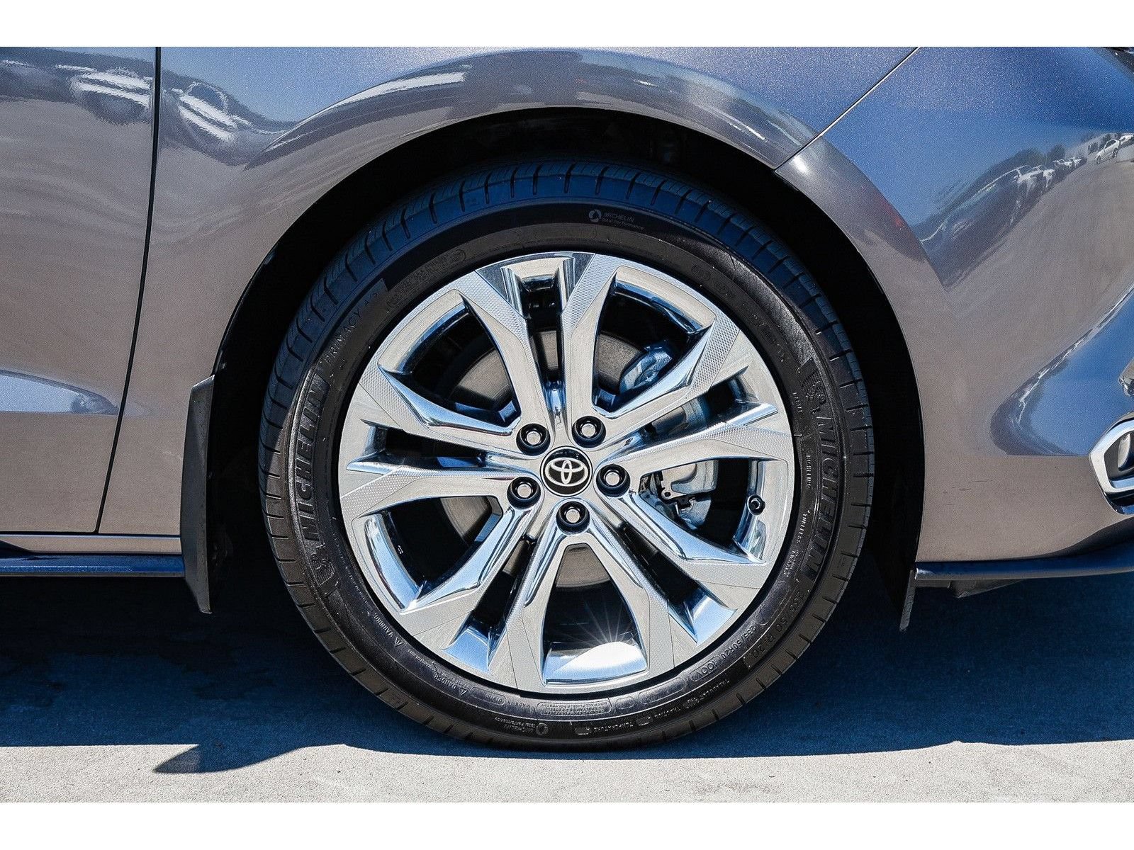 Used 2024 Toyota Sienna Platinum FWD image 10