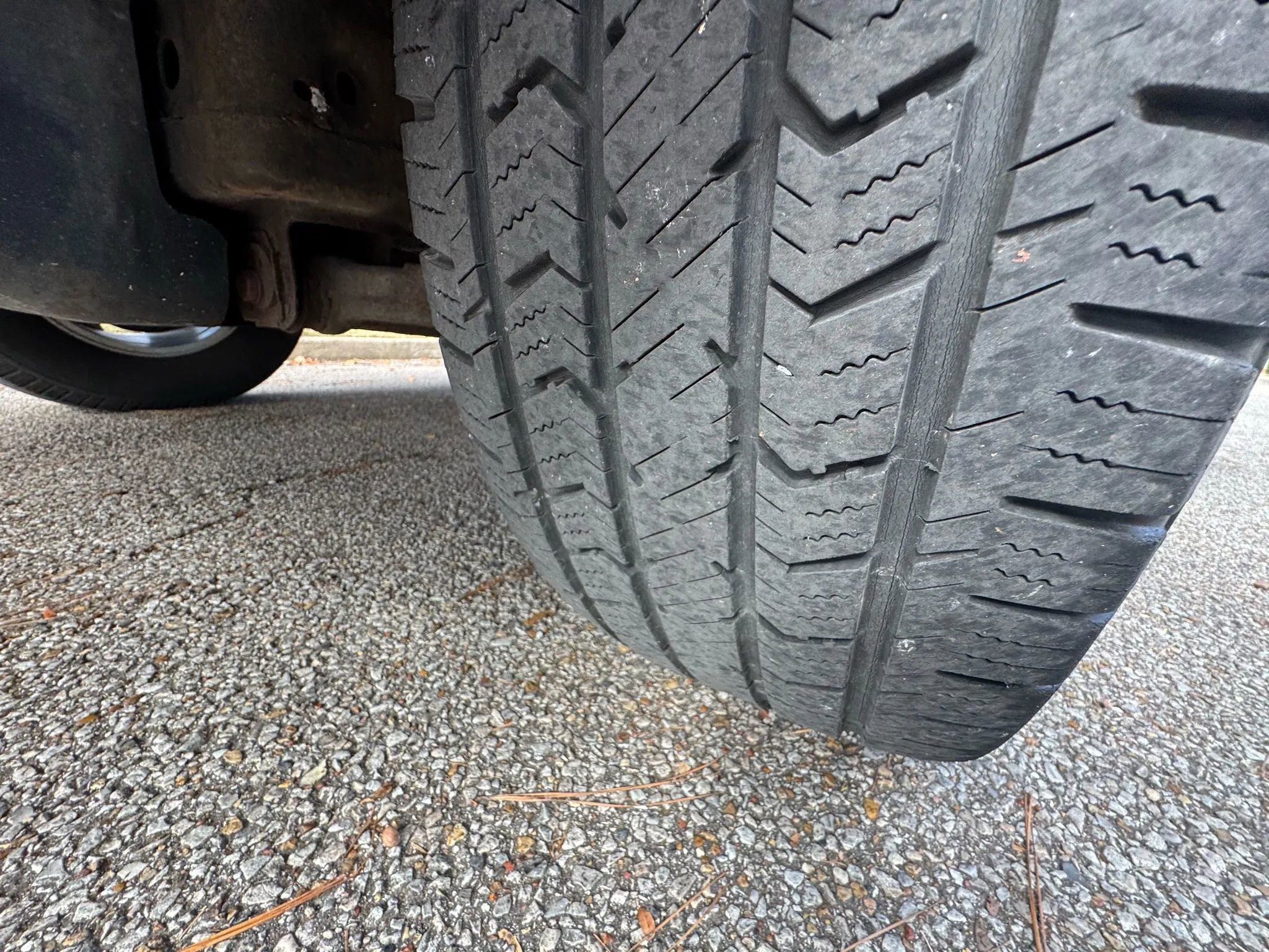 Used 2004 Toyota Sequoia Limited image 38