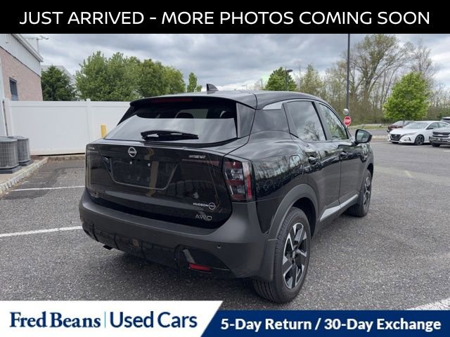 Certified 2025 Nissan Kicks SV AWD/4WD image 9