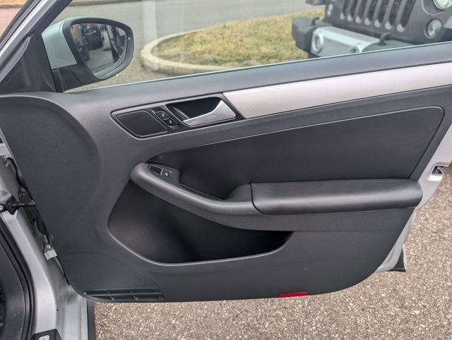 Used 2014 Volkswagen Jetta GLI Autobahn FWD image 22