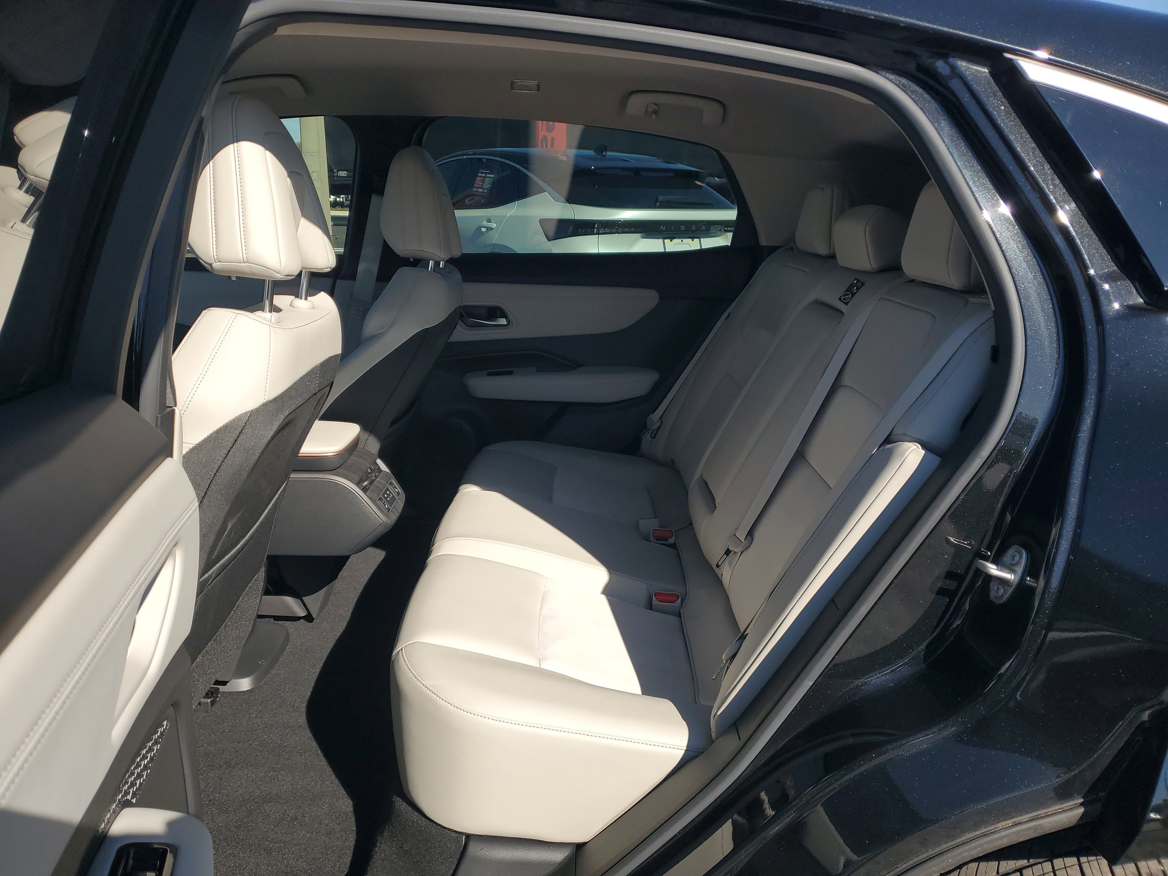 Certified 2023 Nissan Ariya FWD image 15