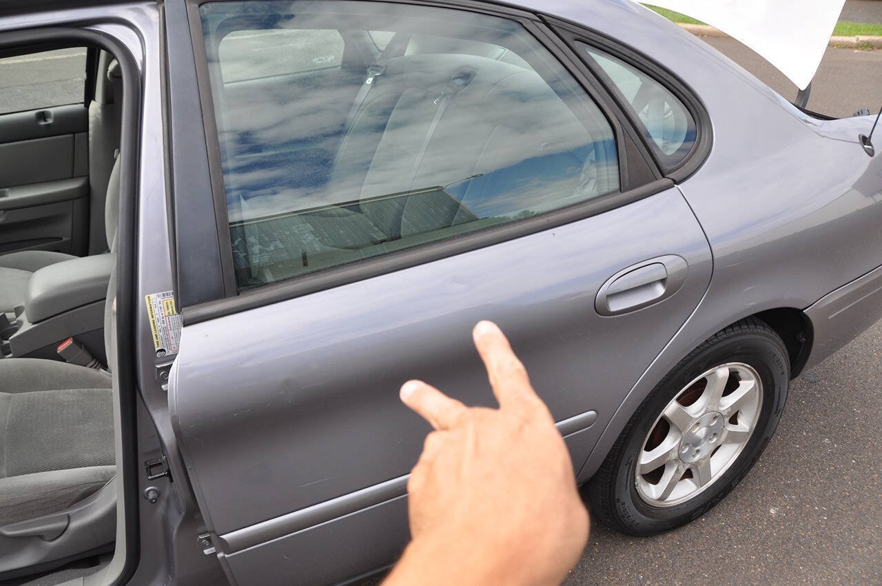 Used 2006 Ford Taurus SEL FWD image 32