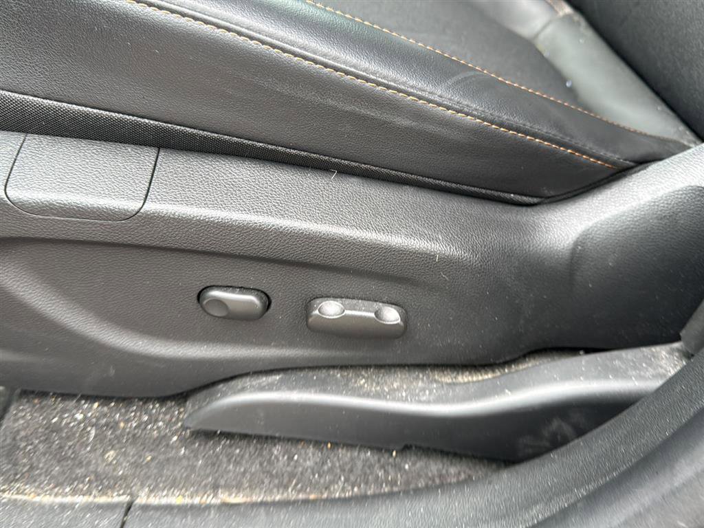 Used 2022 Chevrolet Trax LT w/ LT Convenience Package AWD/4WD image 10