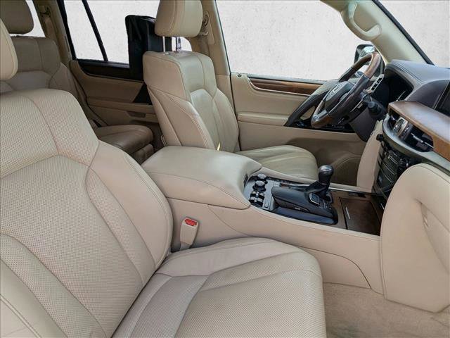 Used 2016 Lexus LX 570 4WD w/ Luxury Package image 21