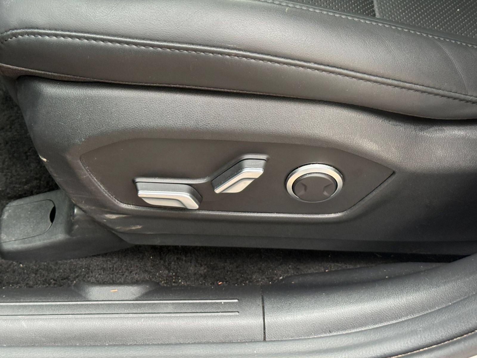 Used 2026 Hyundai Santa Fe SEL FWD image 21