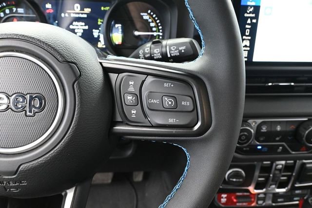 Used 2024 Jeep Wrangler Unlimited Rubicon 4xe AWD/4WD image 32