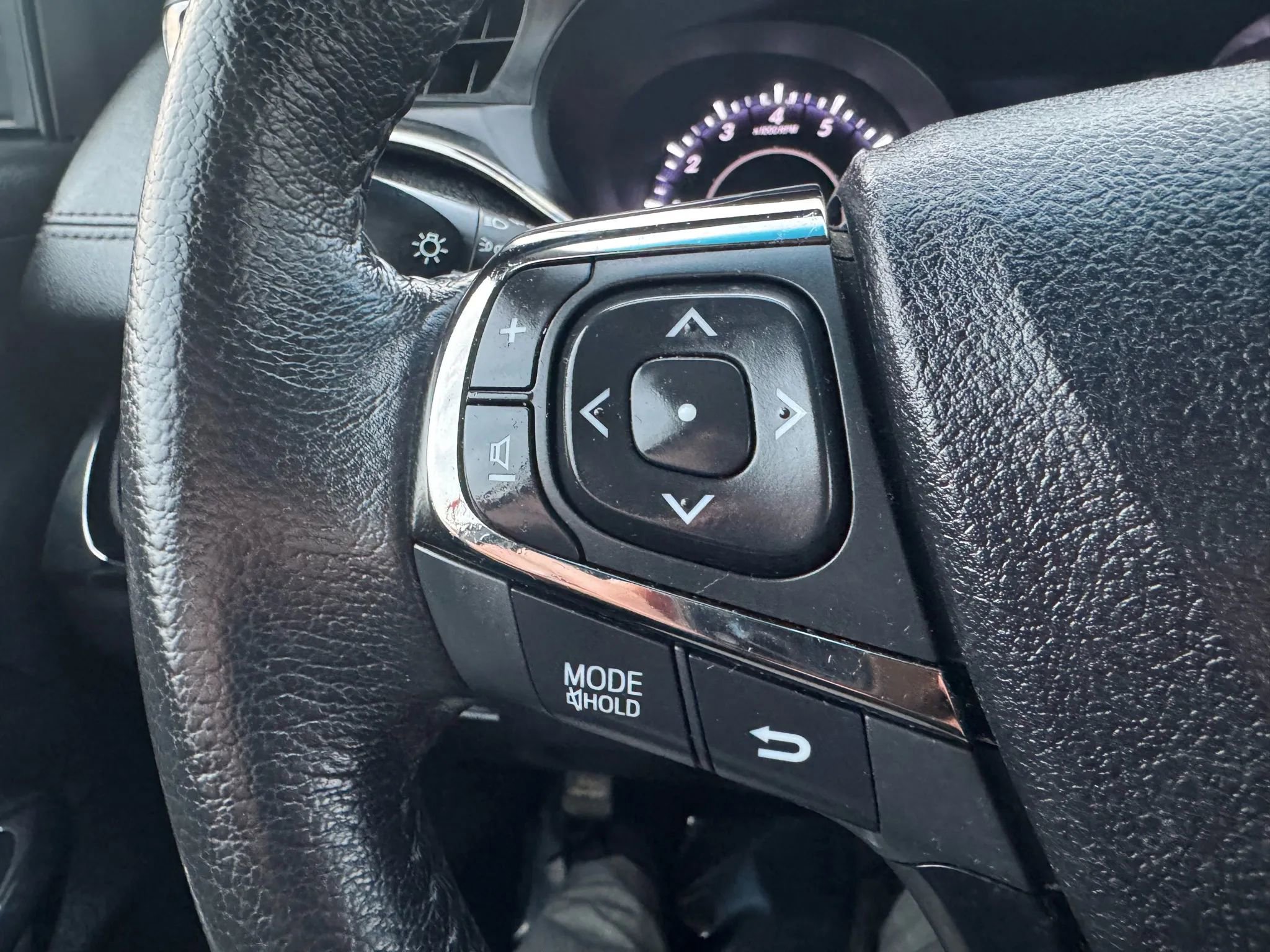 Used 2018 Toyota Avalon XLE image 25