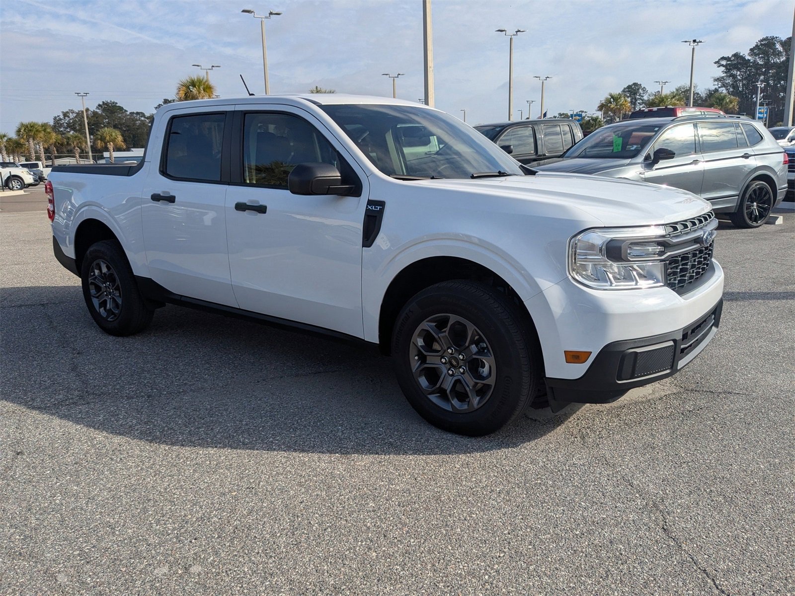 Used 2023 Ford Maverick XLT image 2