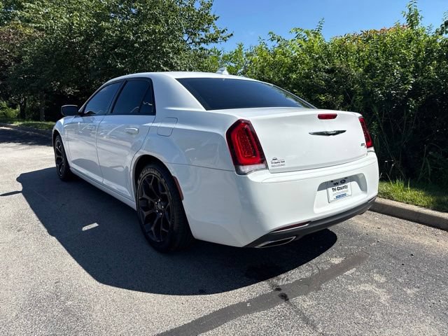 Used 2019 Chrysler 300 S RWD image 6