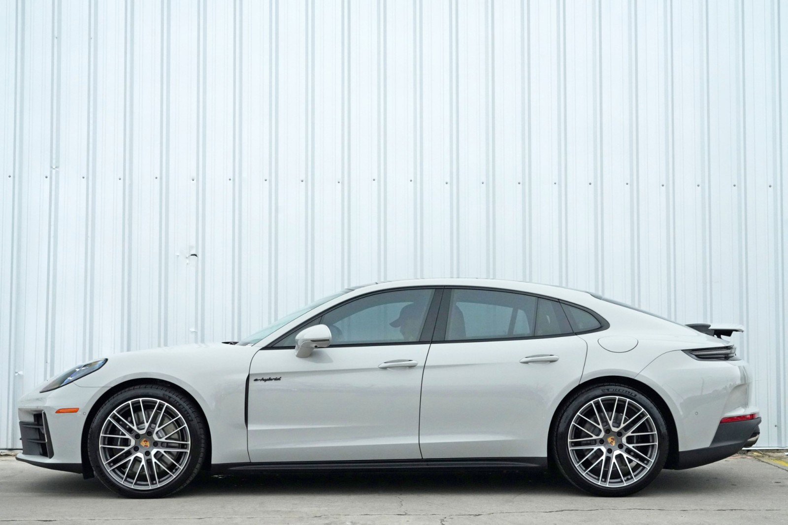Used 2025 Porsche Panamera 4S image 9