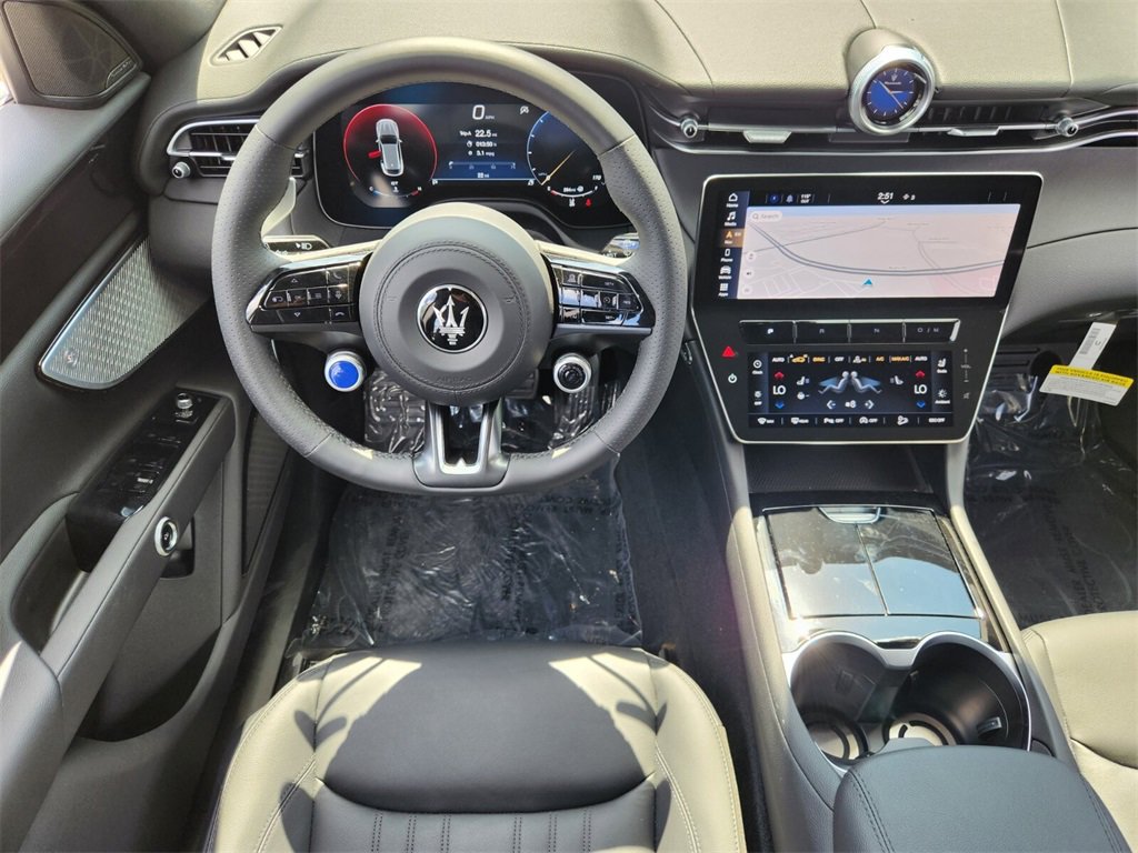New 2024 Maserati Grecale Modena image 8