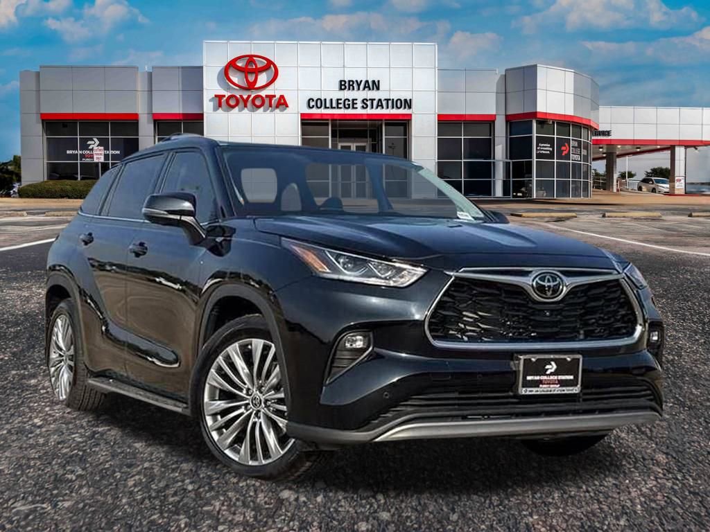 Used 2024 Toyota Highlander Platinum