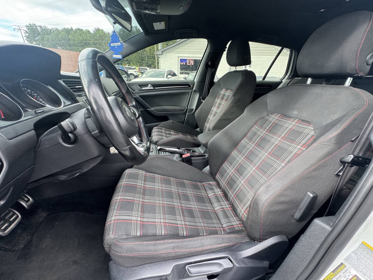 Used 2015 Volkswagen GTI S FWD image 10