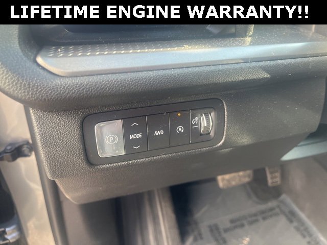 Used 2025 Chevrolet Traverse LT image 19