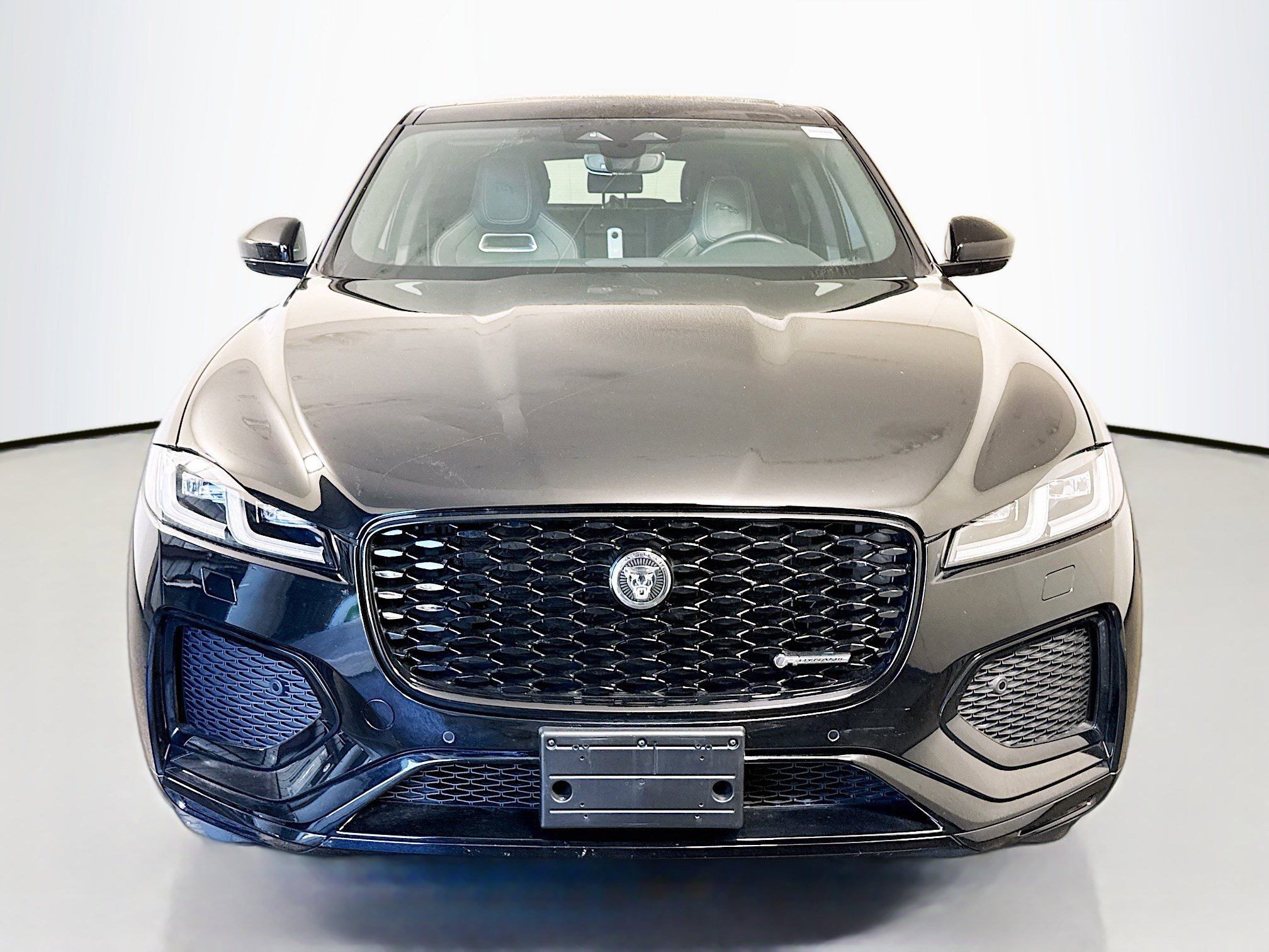 Used 2025 Jaguar F-PACE R-Dynamic S image 2