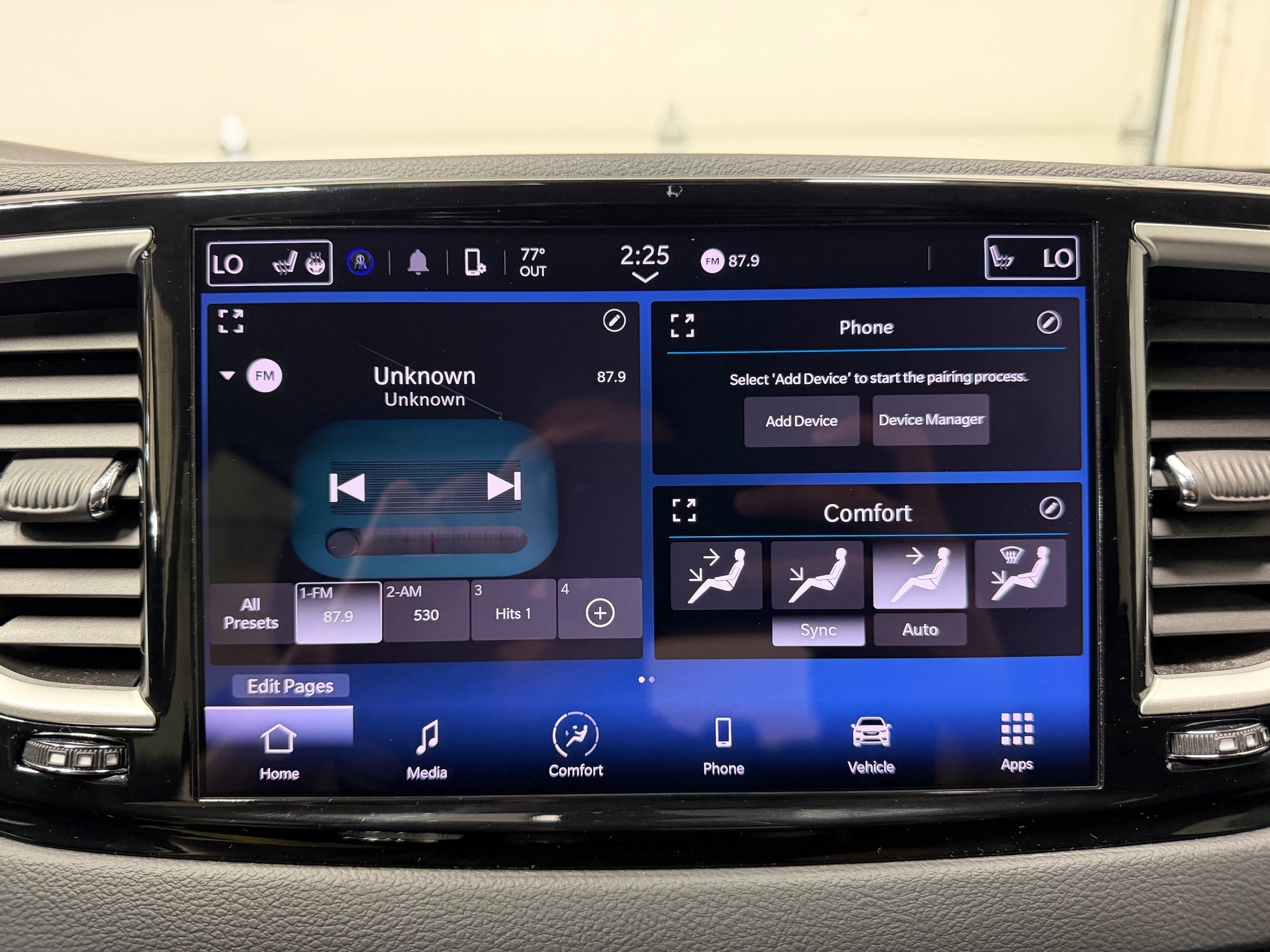 Used 2024 Chrysler Pacifica Touring-L FWD image 20