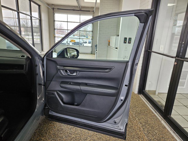 Used 2023 Honda CR-V LX image 13