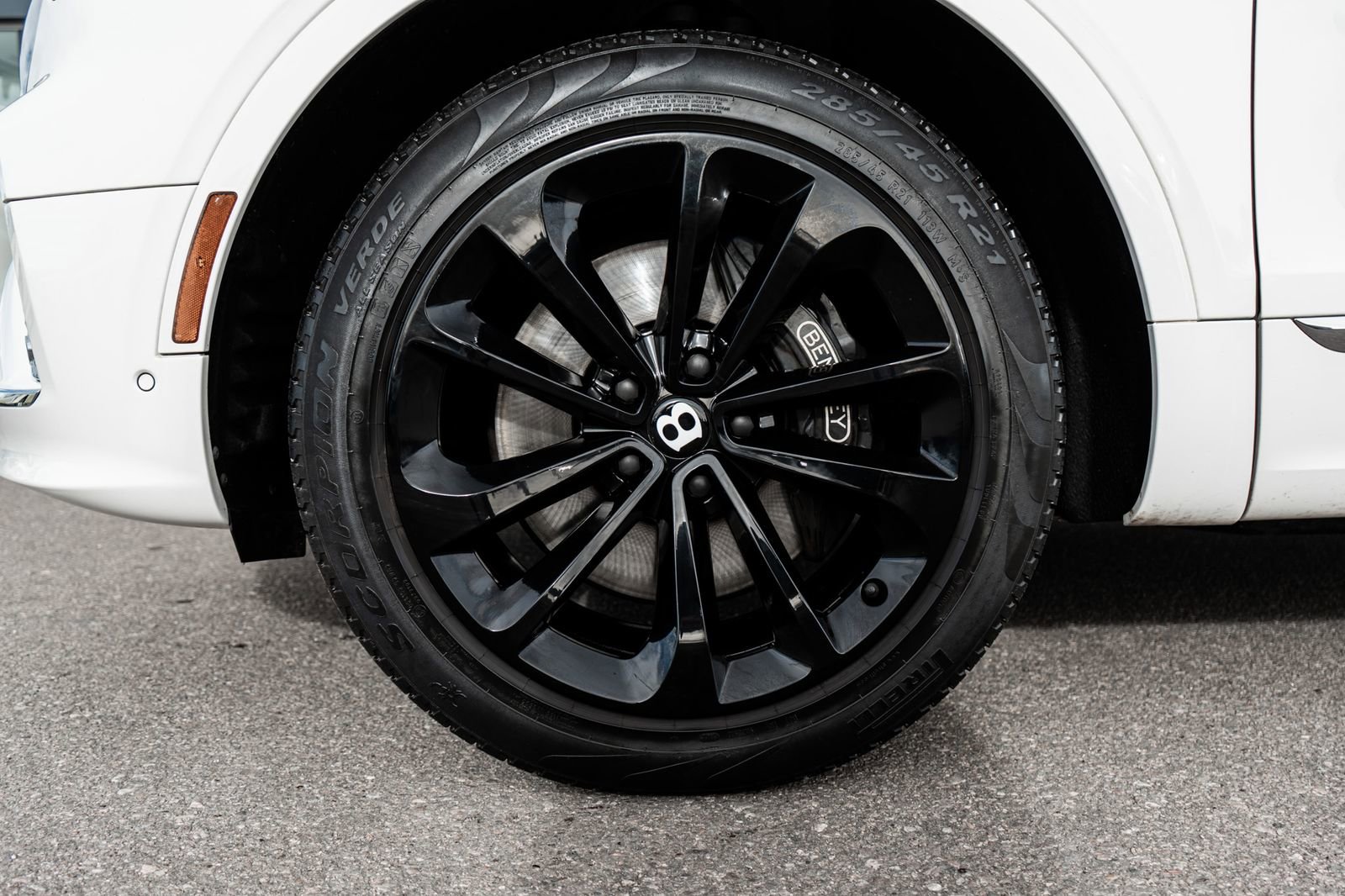 Used 2022 Bentley Bentayga image 6