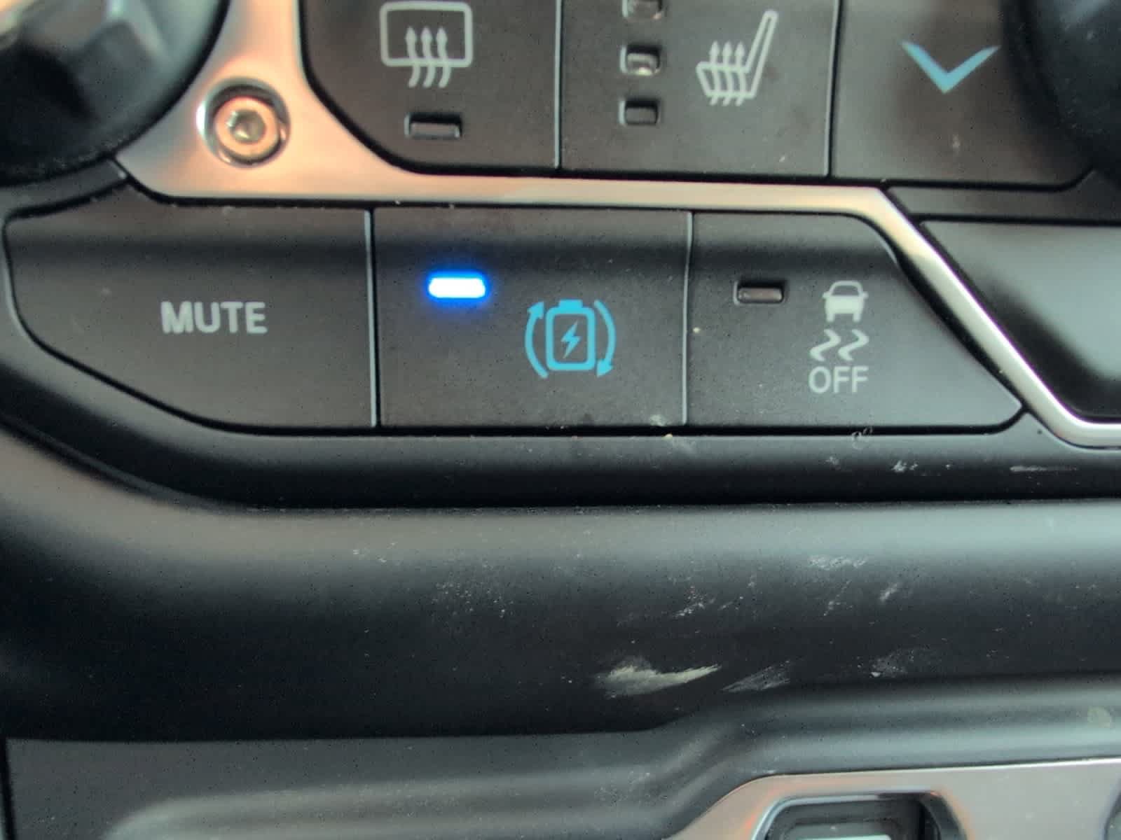 Used 2023 Jeep Wrangler Unlimited Sahara w/ Cold Weather Group AWD/4WD image 31