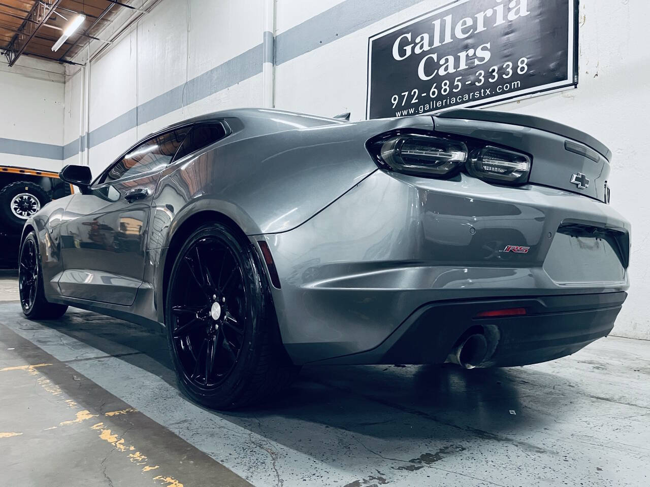 Used 2019 Chevrolet Camaro LT RWD image 4