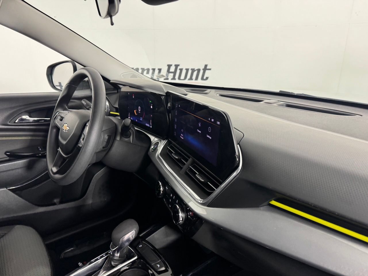 Used 2024 Chevrolet Trax LT FWD image 29