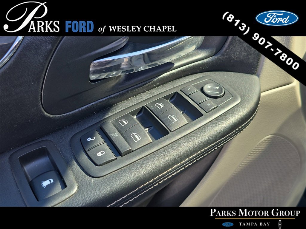 Used 2012 Chrysler Town & Country Touring-L w/ Premium Group image 16