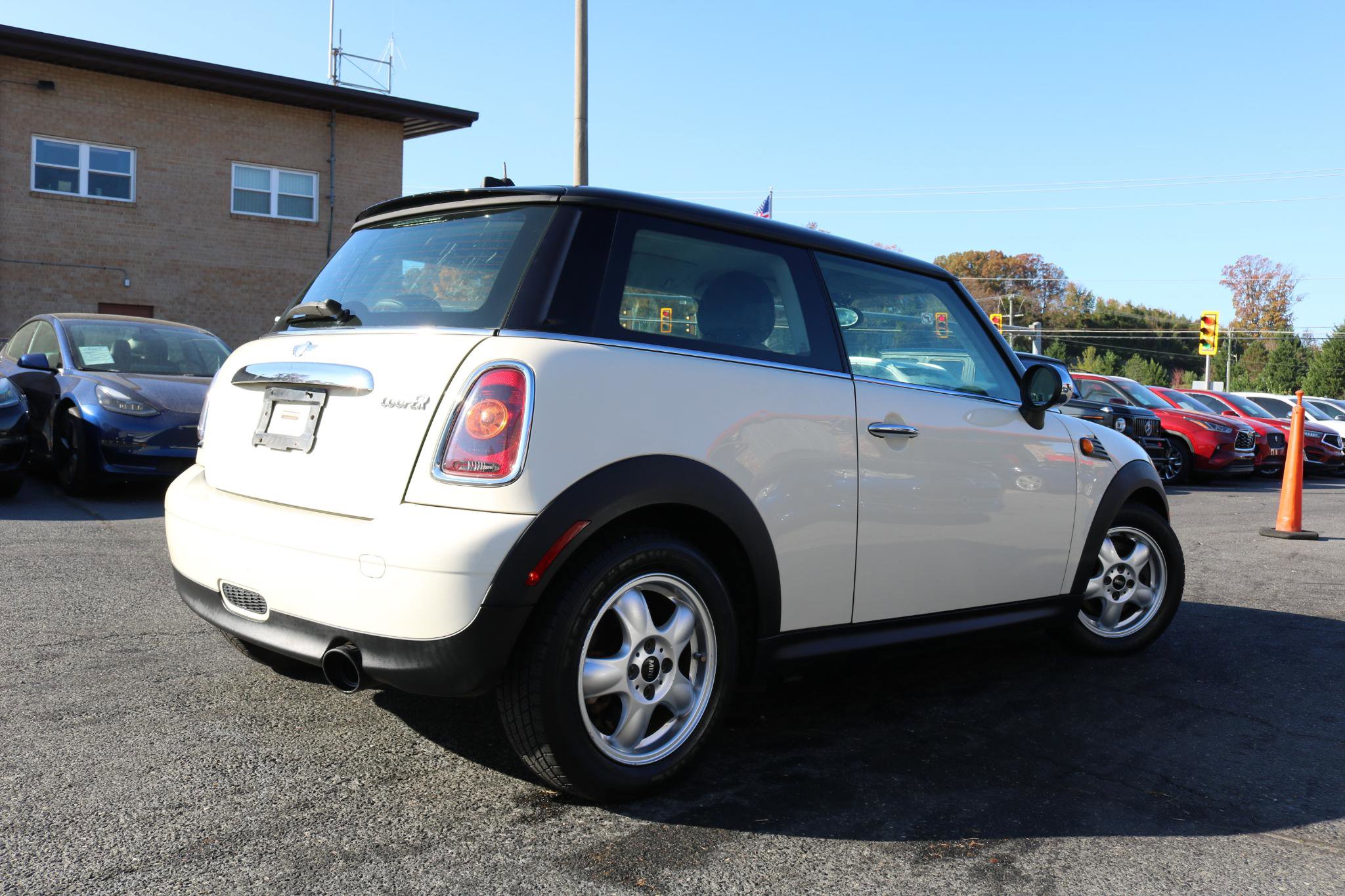 Used 2009 MINI Cooper Hardtop image 2