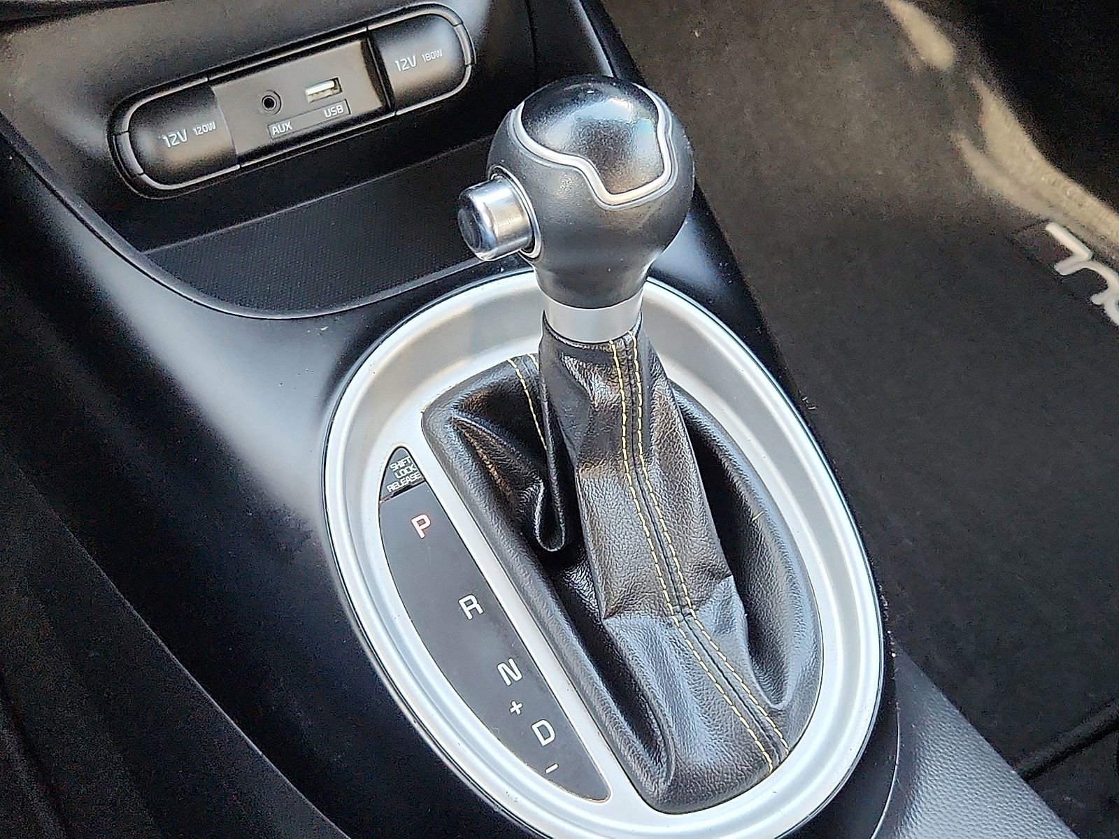 Used 2016 Kia Soul + image 15