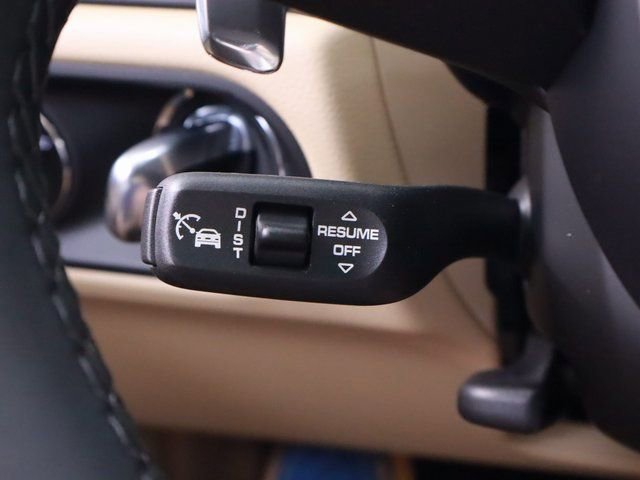 New 2024 Porsche Macan image 34