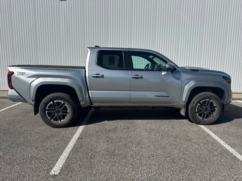 Used 2025 Toyota Tacoma TRD Sport w/ TRD Sport Upgrade Package AWD/4WD image 9