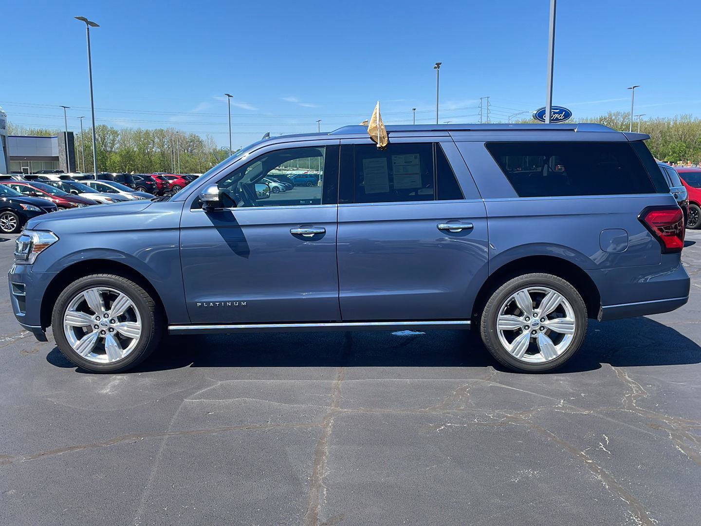 Used 2023 Ford Expedition Max Platinum image 2