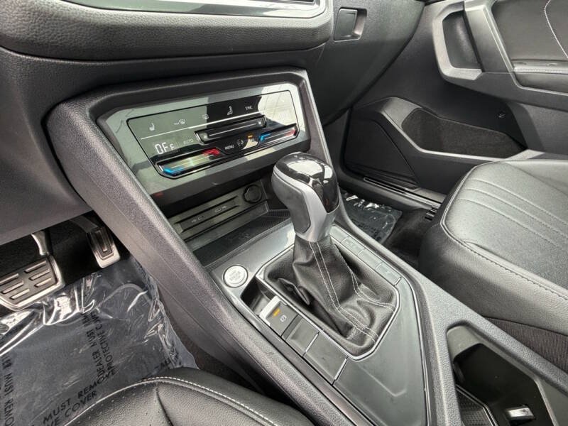 Used 2023 Volkswagen Tiguan SE R-Line FWD image 19